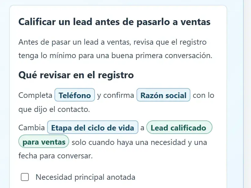 Artículo Calificar un lead antes de pasarlo a ventas en el Panel Lateral, con los campos Teléfono, Razón social y Etapa del ciclo de vida en recuadros