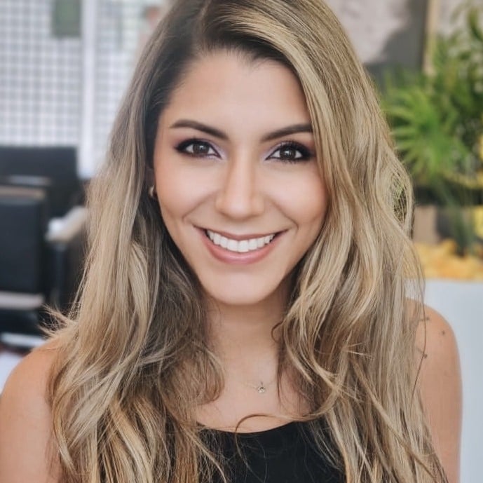 Lina Moncada, testimonio caso de exito Total Abogados — Revenue Hub